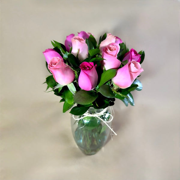 Arreglo 12 rosas rosita y fucsia