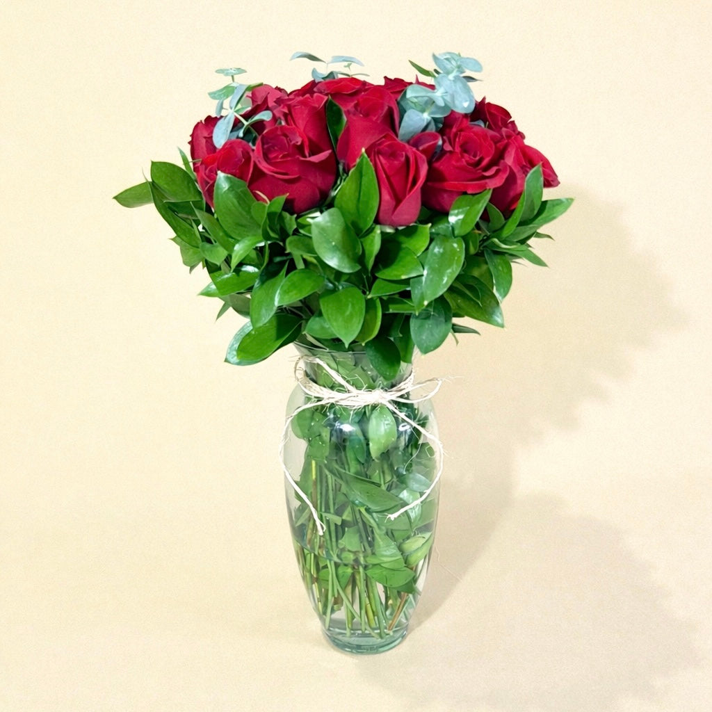 Florero 24 rosas rojas con dolar